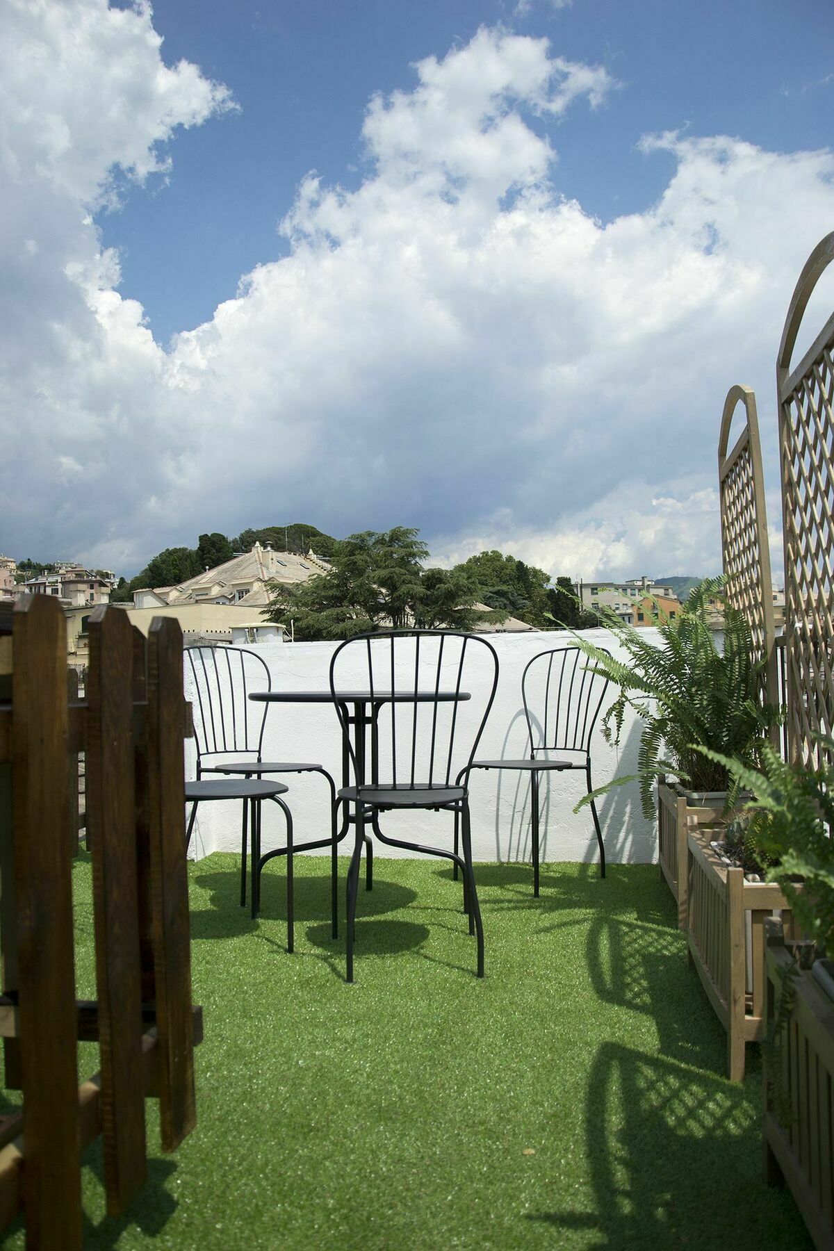 Sky On The Roofs - Il Cielo Sui Tetti Hotel Genoa Exterior photo