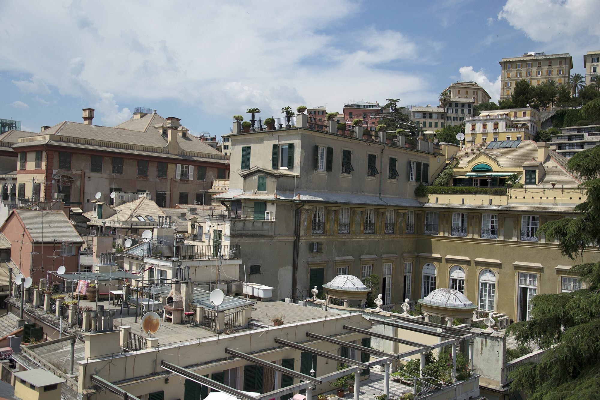 Sky On The Roofs - Il Cielo Sui Tetti Hotel Genoa Exterior photo